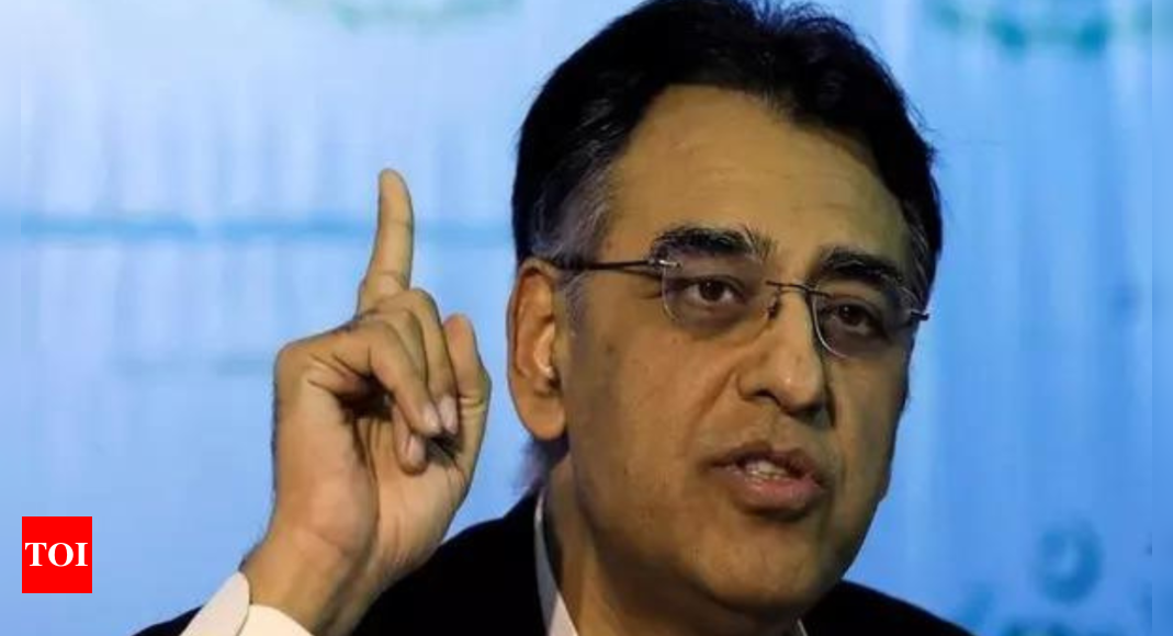 Khan: Pakistan political unrest continues: Imran Khan’s aide Asad Umar arrested from court premises – Times of India