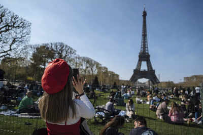 World's largest spelling test set for Paris' Champs-Elysees