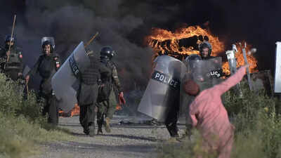 Pakistan violence escalates amid fresh legal trouble, 8-day custody for Imran Khan