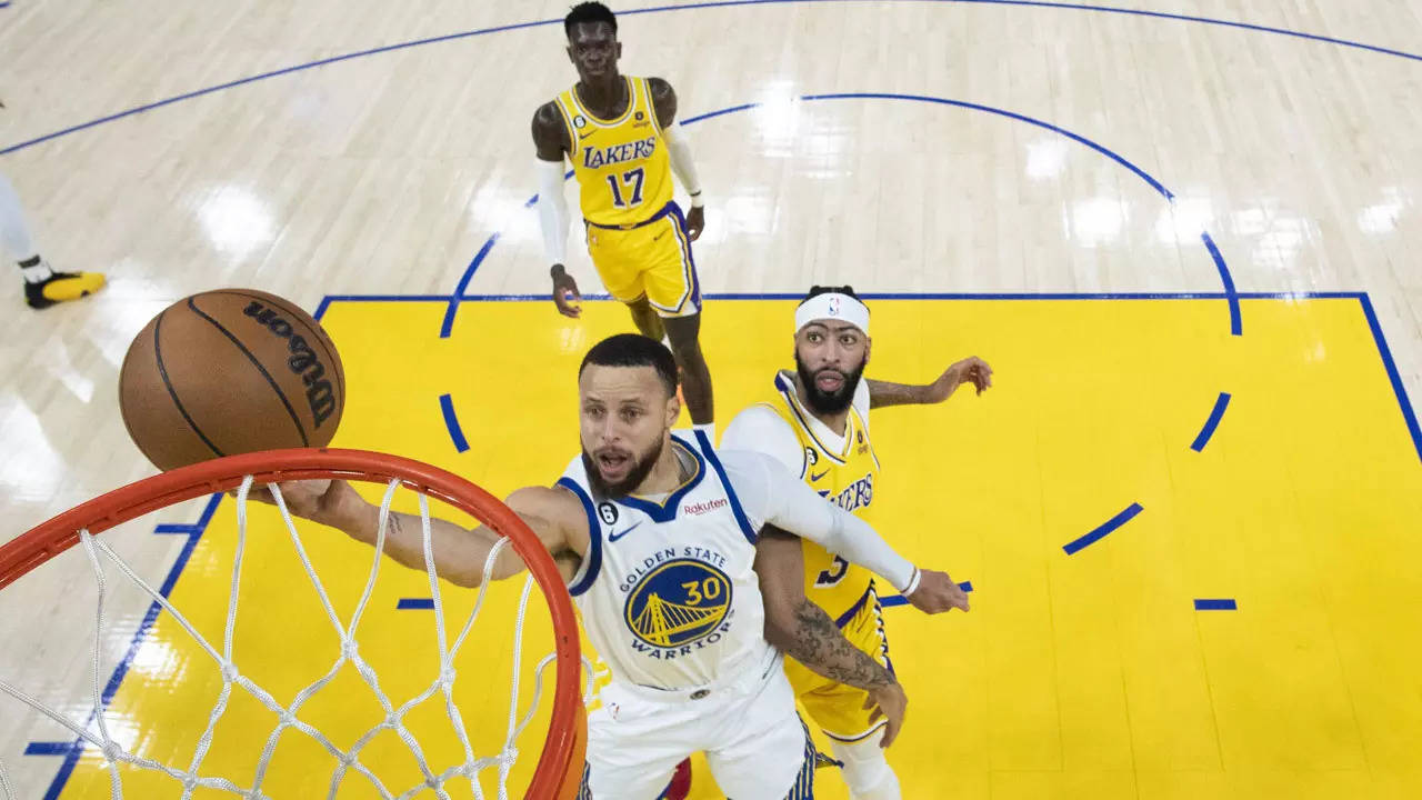 Western Conference Semifinal: Golden State Warriors win to cut LA