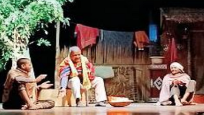 Play depicts sufferings of migrant villagers in Lucknow