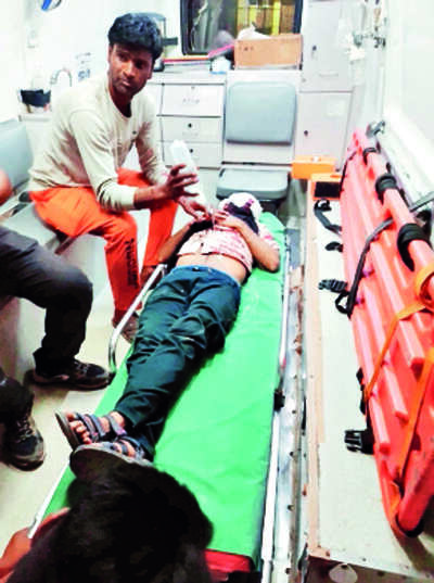 Portion of pilgrim shelter in Pavagadh crashes again