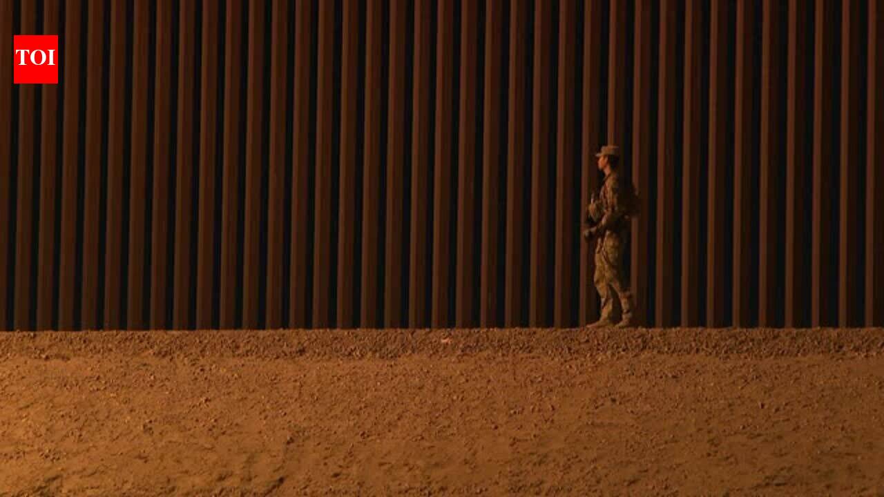 Migrants rush across U.S. border amid Title 42 end