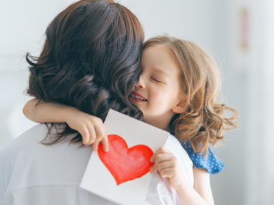Best Mother's Day Wishes, Messages and Greetings to make your Mom feel special - What to Write in a Mother's Day Card