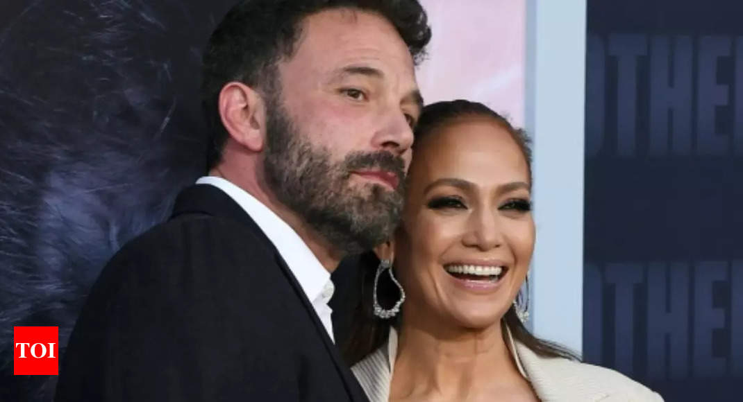 Ben Affleck and Jennifer Lopez talk to each other at the premiere of The  Mother; here's how a lip reader interpreted their exchange | English Movie  News - Times of India