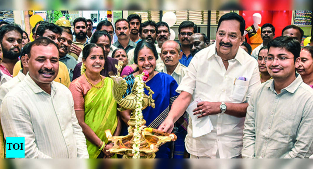 Tamil Nadu Gandhi Opens Revamped Cooptex Showroom Coimbatore News