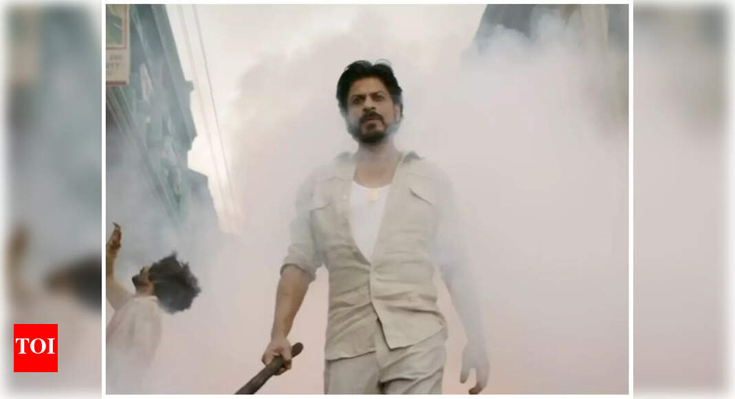 'Mere paas maa hai' to 'ammi jaan kehti thi' Bollywood dialogues that