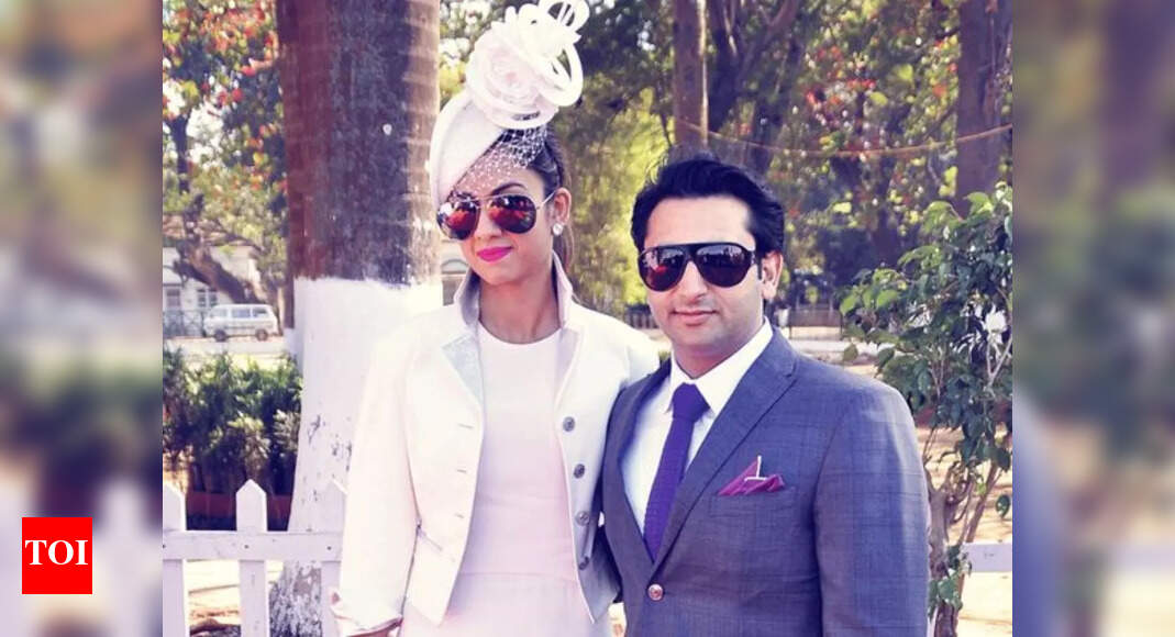 Body language expert decodes Adar and Natasha Poonawalla’s relationship Times of India