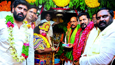 Revanth chants 'Bajrang Bali' on victory lap, says saffron exposed