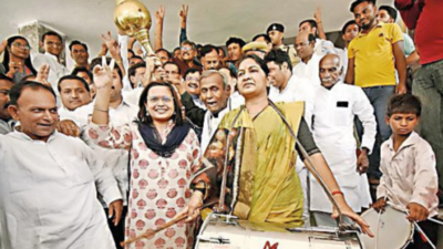 Nitish, GA netas congratulate Congress for victory in Karnataka