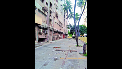 Car runs over man sleeping in parking area at Pondy Bazaar