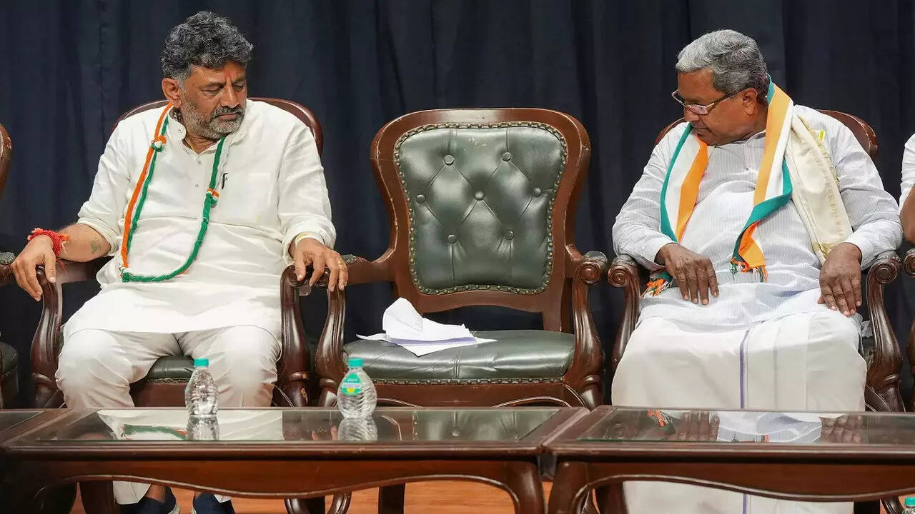 Who Will be Karnataka CM: Siddaramaiah and DK Shivakumar both firm on Karnataka CM chair | - Times of India