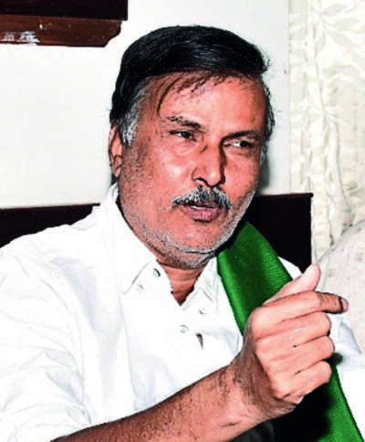 ‘Don’t induct sugar factory owners in Cong govt’