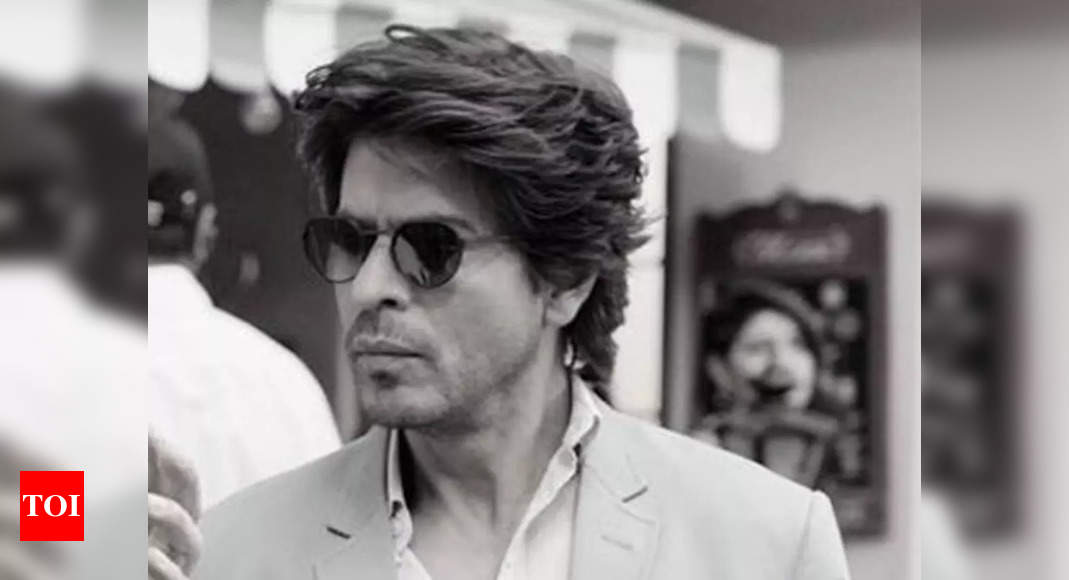 Pin by Sandi on SRK: MOVIES - JAB HARRY MET SEJAL | Shahrukh khan, Shah  rukh khan movies, Sharuk khan hairstyle