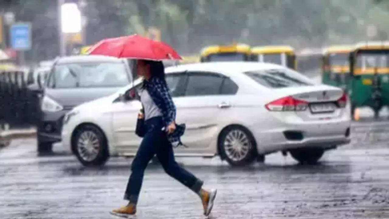 Delhi Weather: Drizzle likely in some parts of city, no relief from heat | Delhi News - Times of India