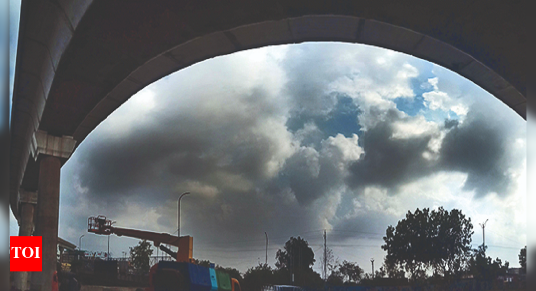Clouds, Winds Turn Weather Pleasant | Indore News - Times of India