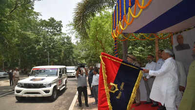 CM Nitish Kumar flags off 576 new vehicles for police stations to strengthen policing