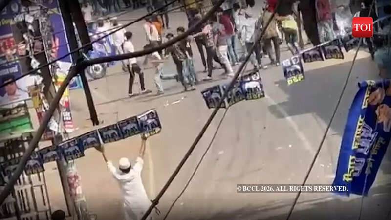 Viral: Fight erupts between Congress and BSP candidates