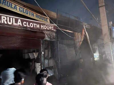 Two shops gutted in fire in Ludhiana