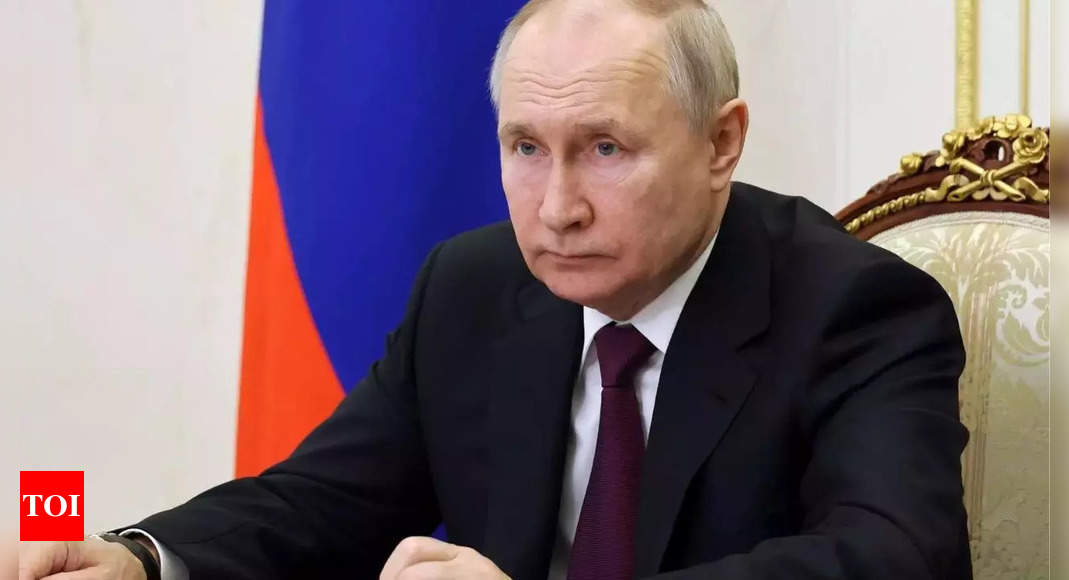 Poutine déclare que des réductions de la production de pétrole sont nécessaires pour maintenir les prix