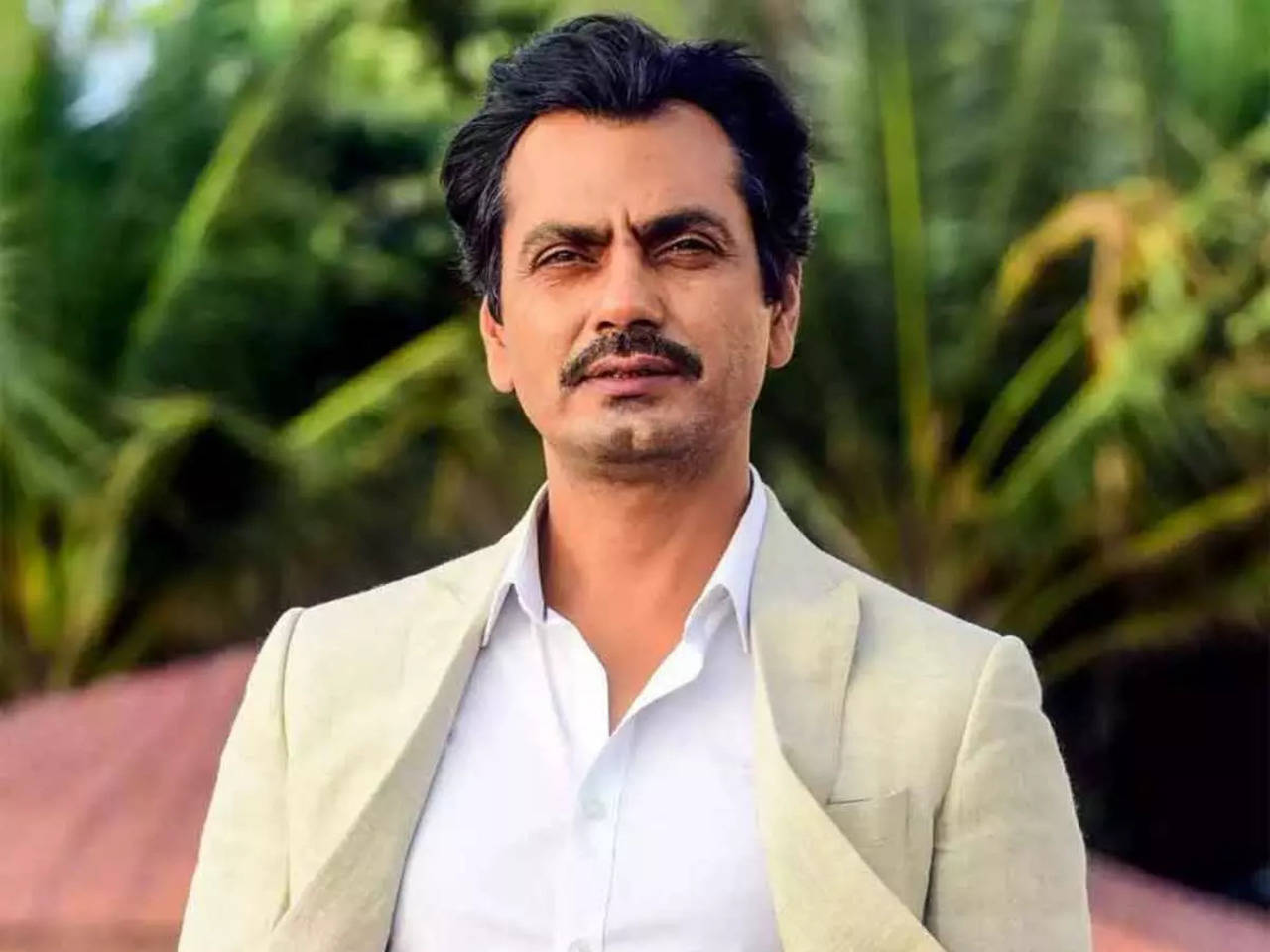 When Nawazuddin Siddiqui was dragged out by collar on movie set 