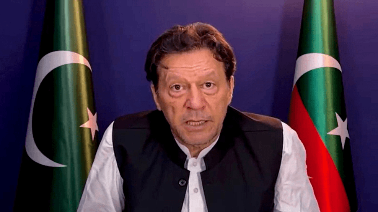 Pak police leave Imran Khan's residence after handing list of 2,200 ...