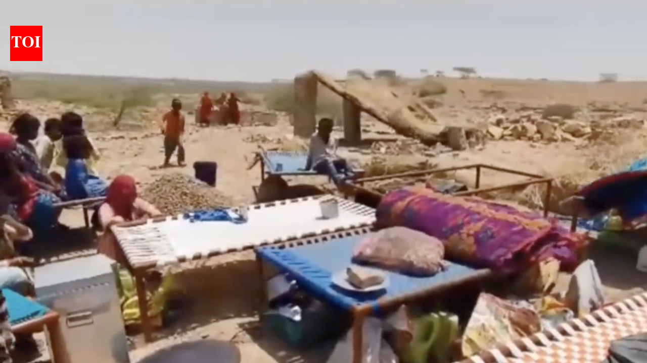 Rajasthan: Pakistani Hindu migrants protest against their eviction from ...