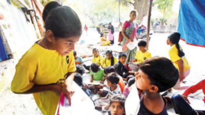 63 street children learn to read & write in 2-hour sessions at nine junctions