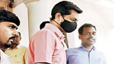 CA tortured in jail for agreeing to turn govt approver: Roy