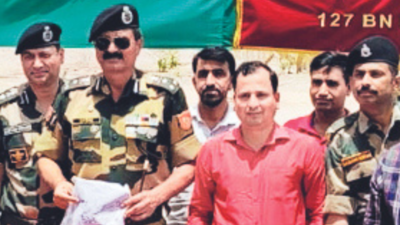 BSF seizes 5 kg heroin worth Rs 25cr from Pak border in Sriganganagar