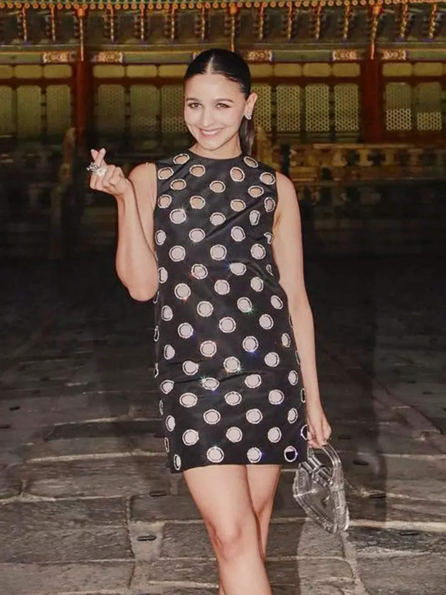 Alia Bhatt Steals The Limelight In A Cutout Lbd At Gucci Cruise Show 2024 Toiphotogallery