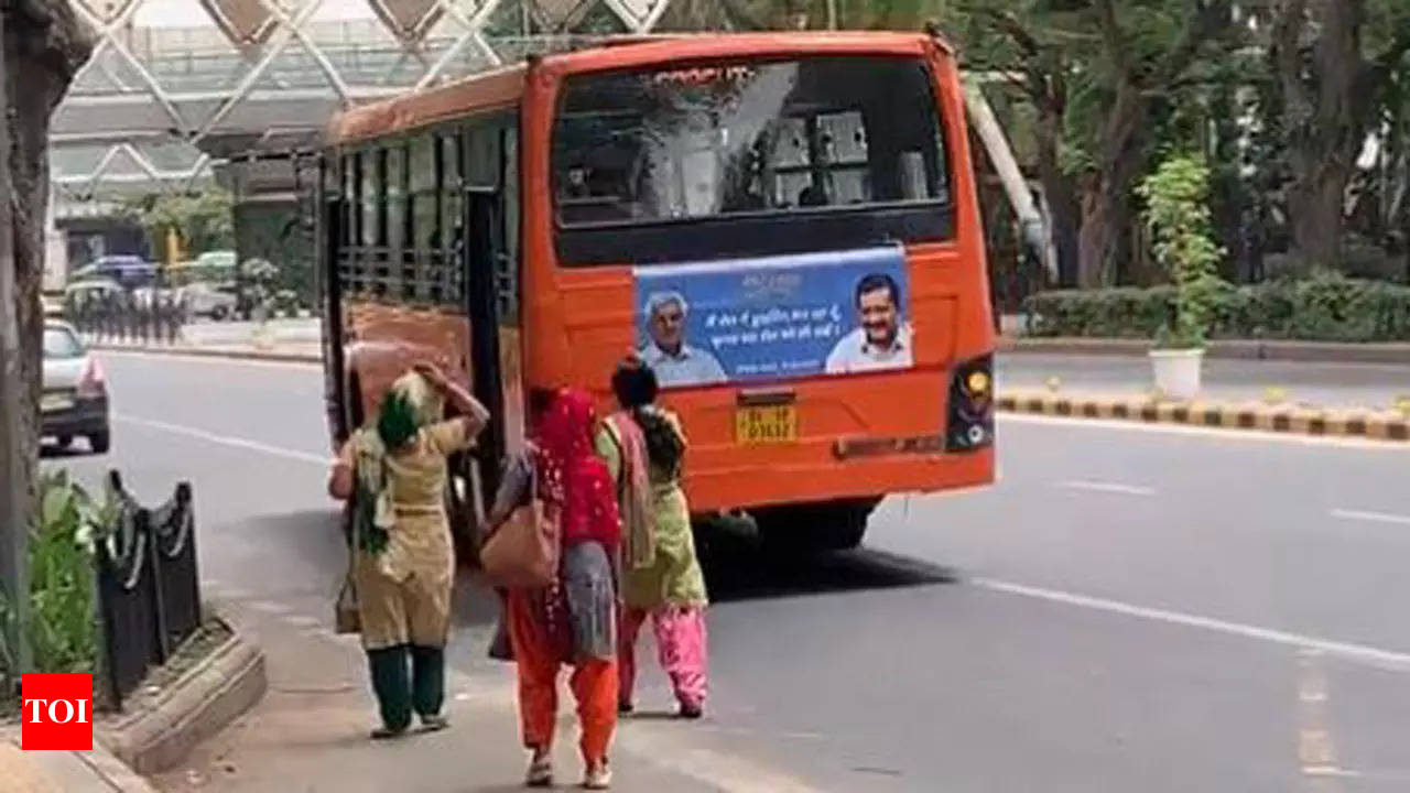 Delhi govt suspends driver as video shows bus not halting for women at bus  stop | Delhi News - Times of India