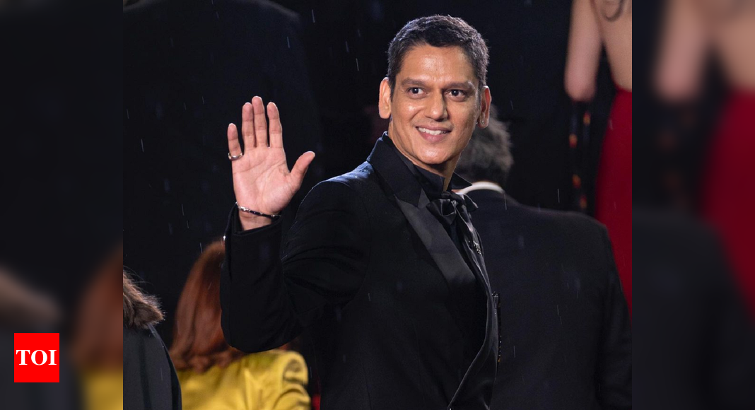 Cannes 2023: Vijay Varma looks suave in black suit | Hindi Movie News