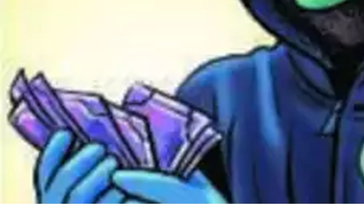 Transgender person dupes Ambawadi teacher out of Rs 49,000
