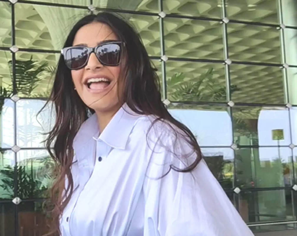 
Watch: Sonam Kapoor looks ethereal as she gets spotted at airport in white dress
