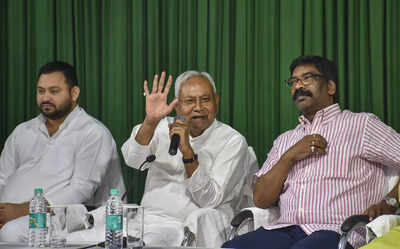 Nitish bristles at BJP for criticising government over caste survey