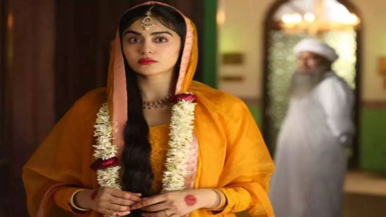 Adah Sharma says she was nervous about showing The Kerala Story to her  grandmother owing to gory rape scenes | Hindi Movie News - Times of India