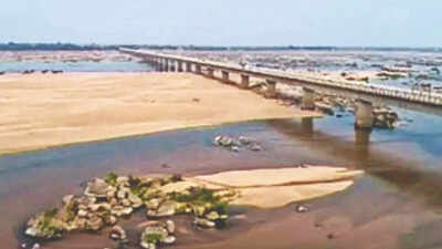 As tribunal starts state visit, parties blame each other for Mahanadi row
