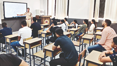 Ahmedgarh DSP turns mentor for students who want to crack UPSC