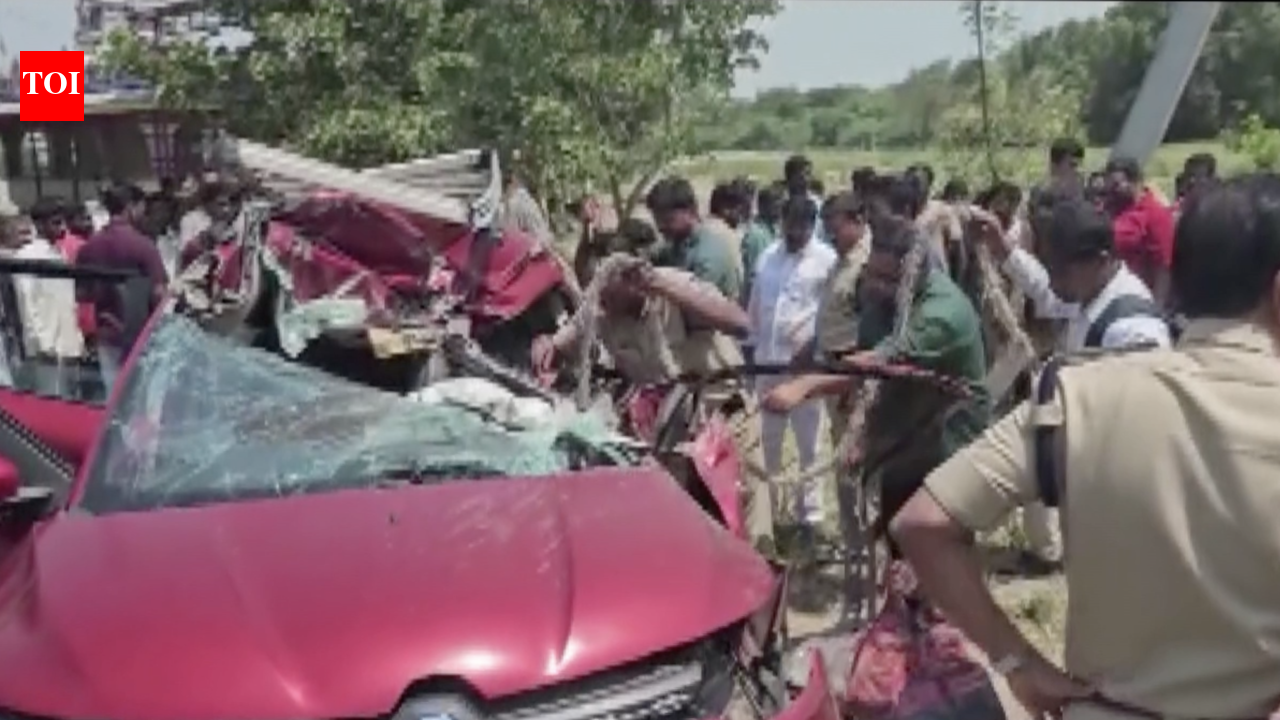 telangana: Telangana: 3 killed after car collides with Lorry in ...