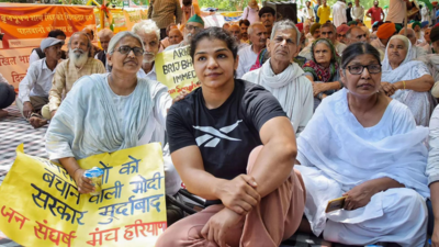 Security Upped At Jantar Mantar, Delhi Borders Ahead Of Farmers' Meet ...