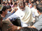 Big B, Shweta visit Amar Singh at AIIMS