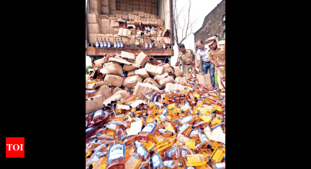 state-losing-rs-150-crore-every-month-to-liquor-smugglers-hyderabad