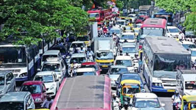 Siddaramaiah-led govt's swearing-in ceremony brings traffic around Bengaluru's Sree Kanteerava Stadium to a crawl