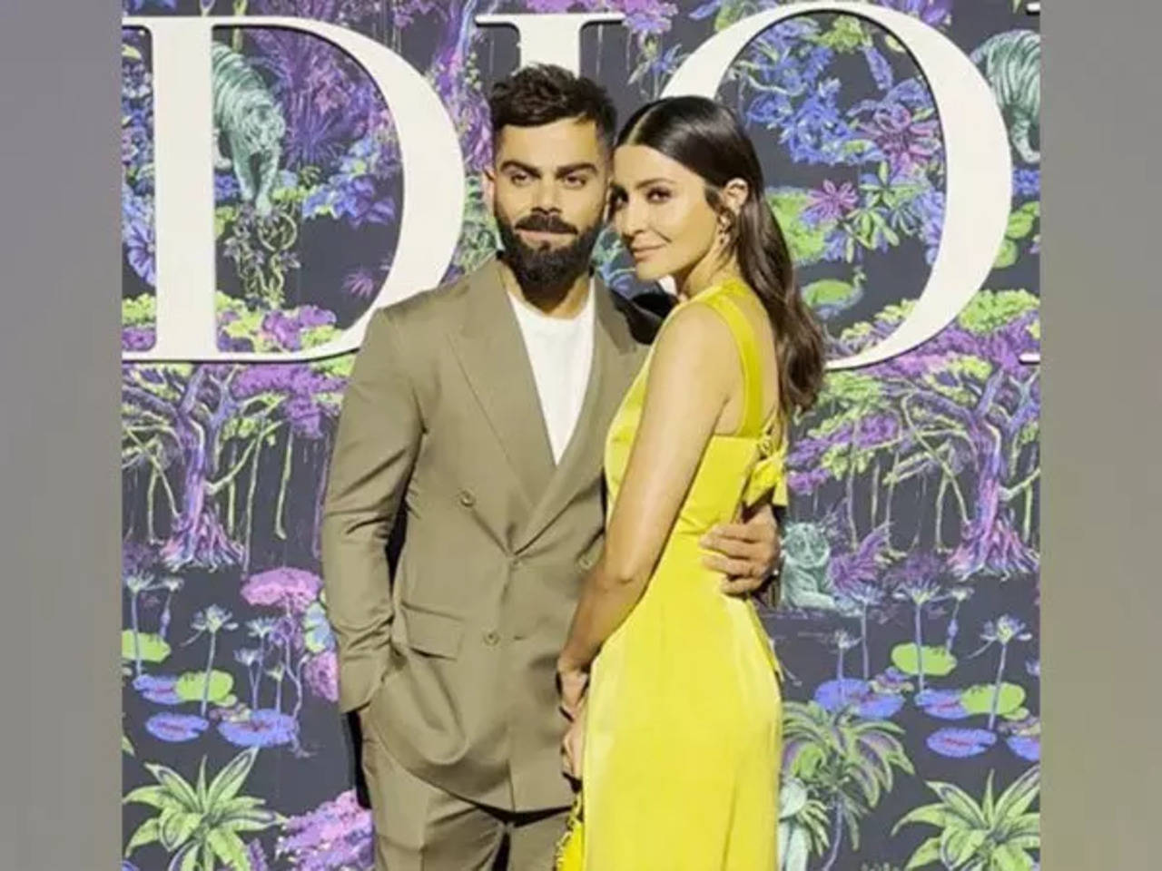 RCB Star Virat Kohli Shares Romantic Picture of Him and Wife