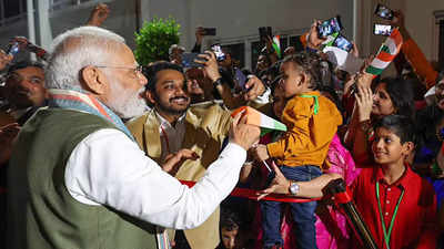 Har Har Modi,' 'Bharat Mata Ki Jai' echo in Papua New Guinea streets as  Indian diaspora welcomes PM Modi | India News - Times of India