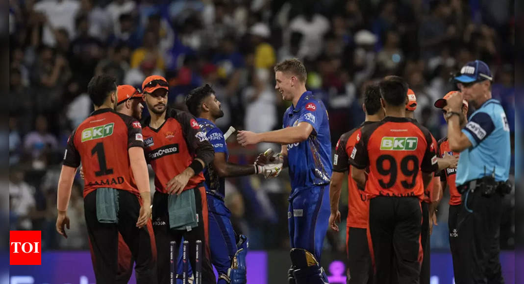 MI vs SRH, IPL 2023, highlights: Cameron Green century keeps Mumbai Indians in the hunt for playoffs | Cricket News – Times of India
