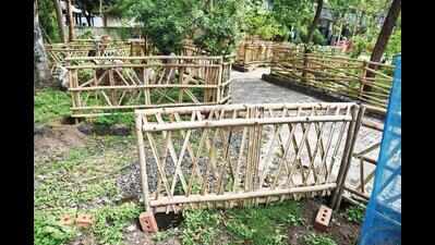 Bamboos used to carry bodies to beautify crematoriums
