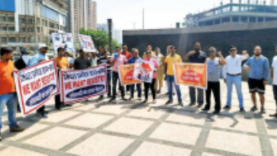 Homebuyers brave heat, carry on protest over delay in registries