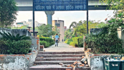 Benches, gates gone: Thieves now target parks in Vaishali